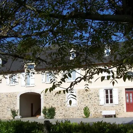 Camping D'arrouach 4* לורדה