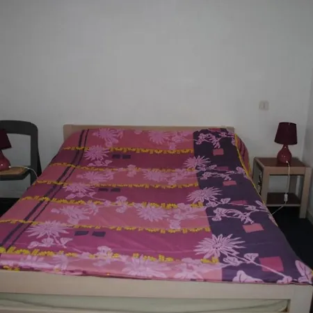 Camping D'arrouach אתר קמפינג לורדה